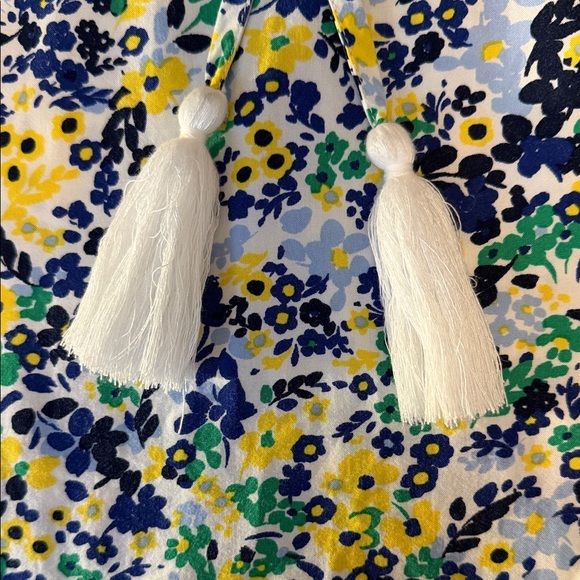 Crown & Ivy 2X Navy Yellow Green Floral Tassel V-Neck Bell Tiered Sleeve Blouse - Picture 6 of 6